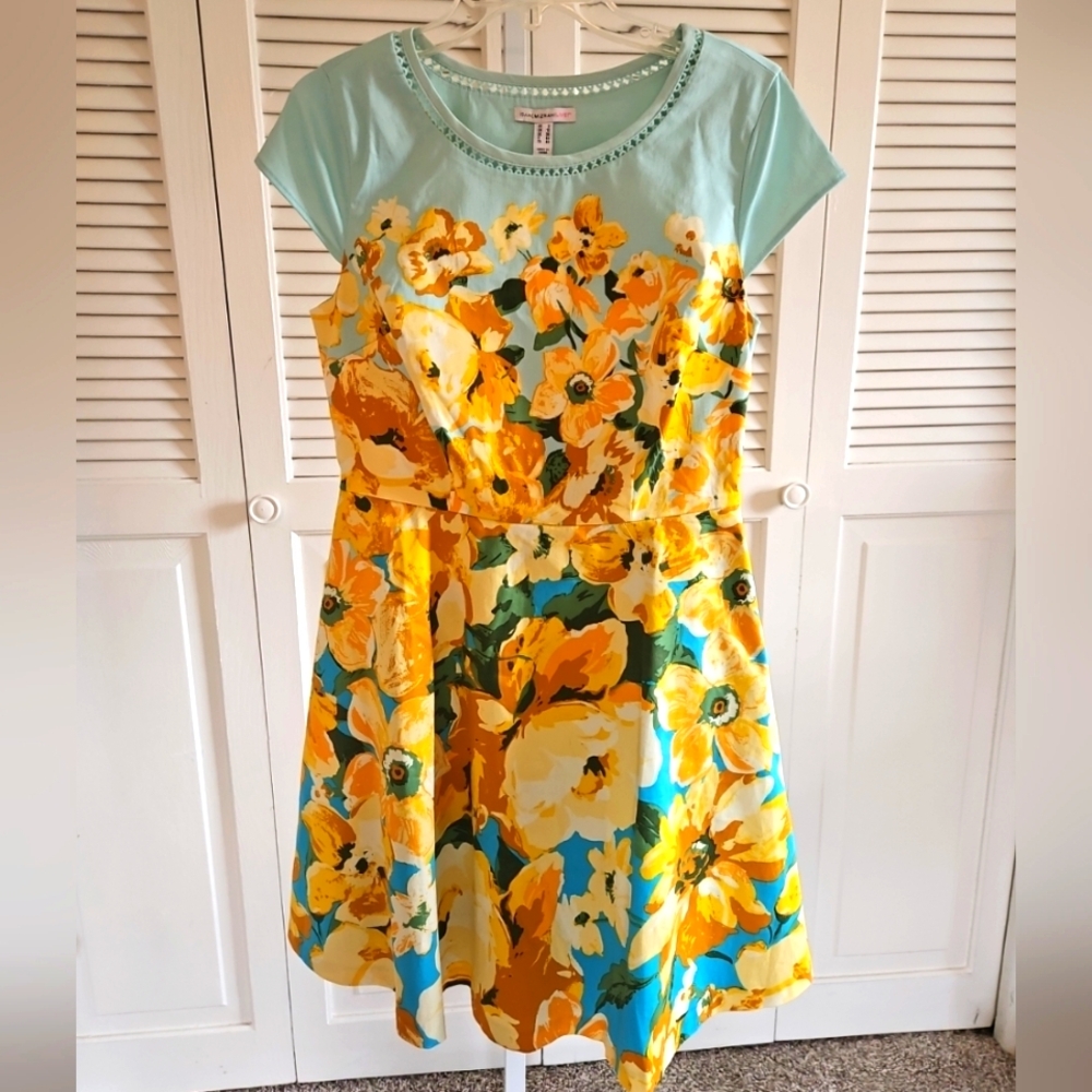 Isaac Mizrahi Live! Floral Fit & Flare Dress with pockets Yellow Blue Size 6
